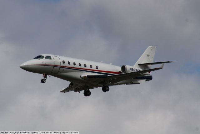GILES G-200 (N892SB)