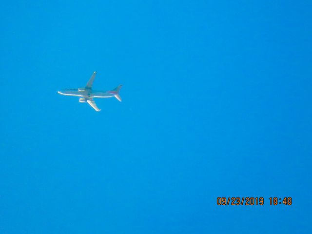 Boeing 737-800 (N943NN)