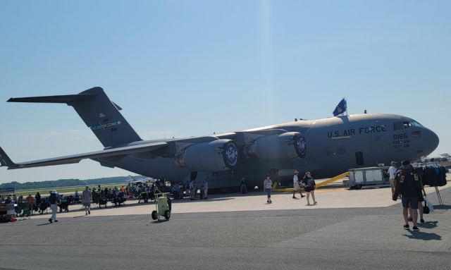 Boeing Globemaster III (01-0186) - On display at Dover Air Force Base for Thunder Over Dover 2022 - USAF C-17A Globemaster III 