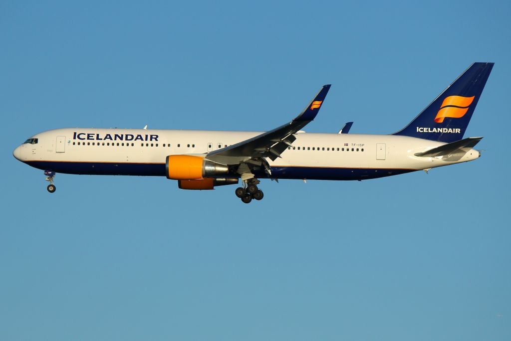 BOEING 767-300 (TF-ISP) - Iceair 631  arriving from Reykjavik, Iceland
