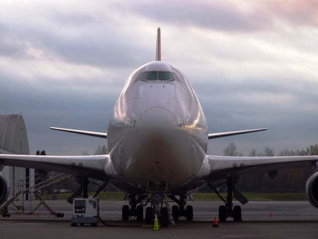 Boeing 747-400 (N238AS)