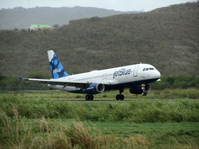 Airbus A320 (N638JB)