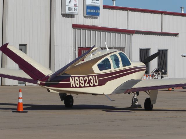 Beechcraft 35 Bonanza (N8923U)