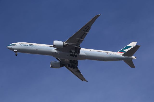 BOEING 777-300ER (B-KPG)