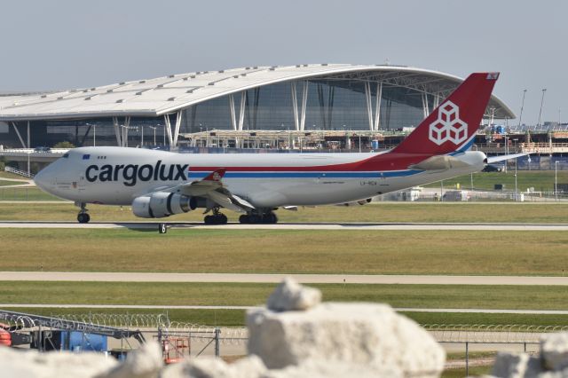 Boeing 747-400 (LX-RCV) - Rolling out on 5-L 10-13-23