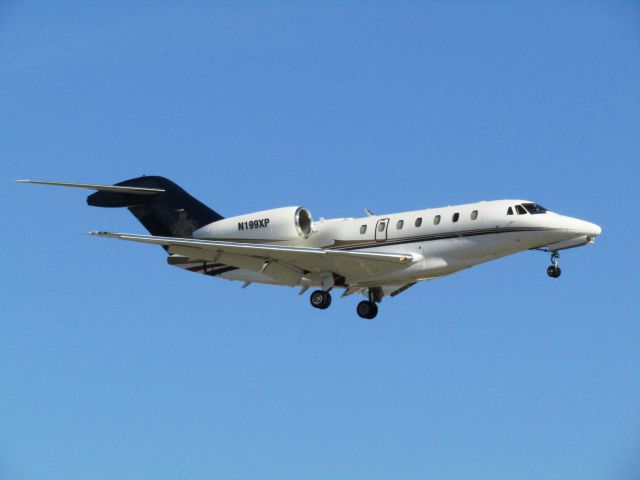 Cessna Citation X (N199XP) - Landing RWY 20R