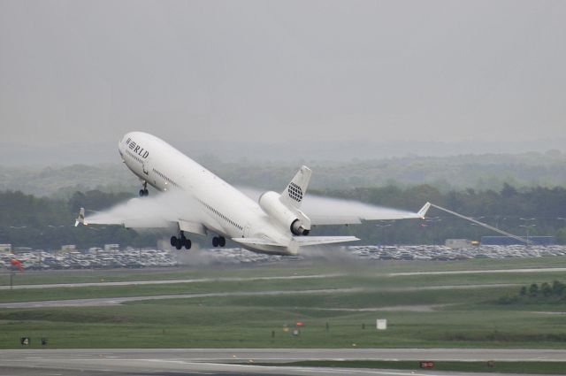 Boeing MD-11 (N277WA) - Seen at KBWI on 5/3/2009, departing for Pope AFB.  There were five DC-10s and one MD11 at BWI on this date.  Not a common sight!    a href=http://discussions.flightaware.com/profile.php?mode=viewprofile&u=269247  [ concord977 profile ]/a