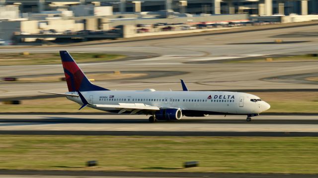 Boeing 737-900 (N910DU)