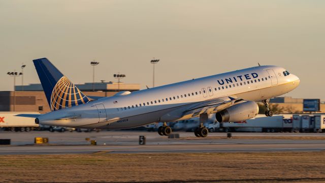 Airbus A320 (N424UA) - Departing 22br /1/13/21