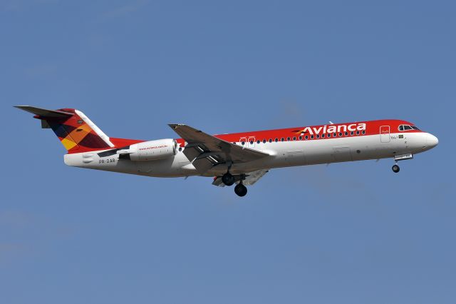 Fokker 100 (PR-OAR)