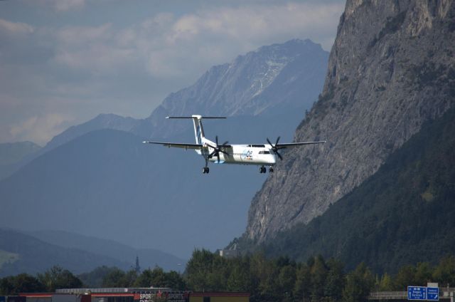 de Havilland Dash 8-400 (G-JEDN) - landing on runway 08 at Innsbruck