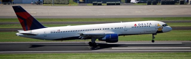 Boeing 757-200 (N6715C) - Delta Airlines Boeing 757 Grammy Edition Landing at Portland International Airport.