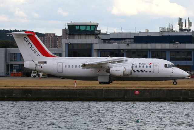 Avro Avroliner (RJ-85) (EI-RJT)