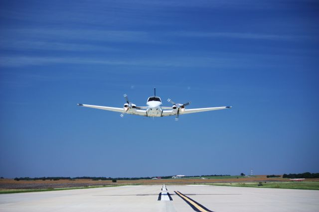 Beechcraft Baron (58) (N54KW)