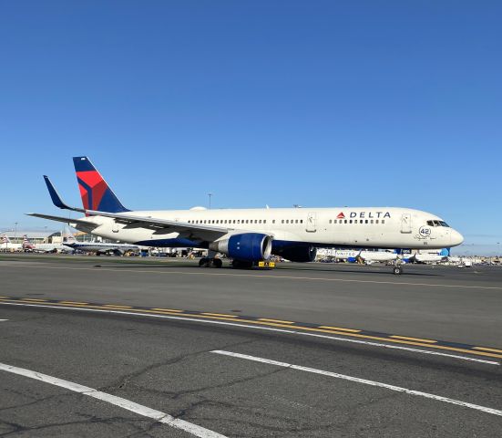Boeing 757-200 (N702TW) - Enter Sandman
