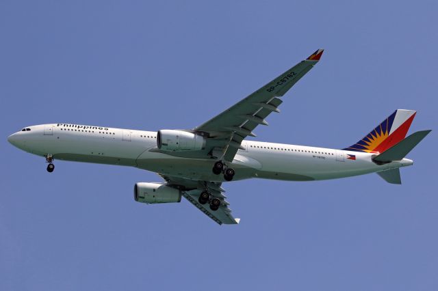 Airbus A330-300 (RP-C8782)