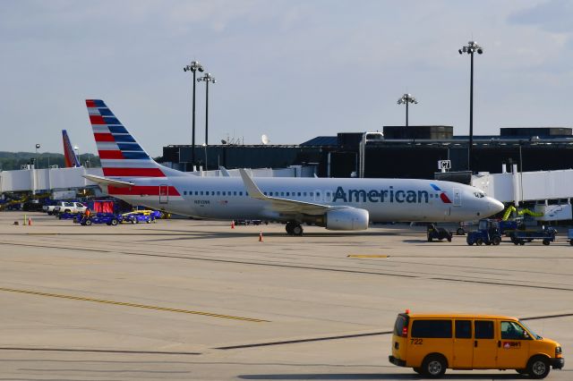 Boeing 737-800 (N810NN) - American Airlines Boeing 737-823(WL) N810NN in Baltimore 