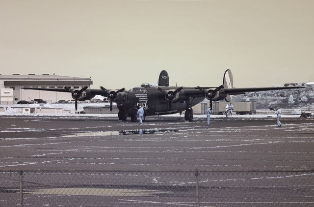 Consolidated B-24 Liberator (N224J)