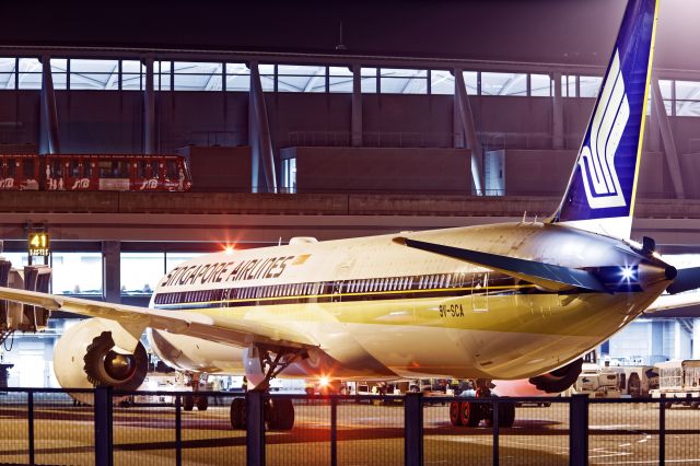 BOEING 787-10 Dreamliner (9V-SCA) - SQ B78X(9V-SCA) was delivered from Charleston to Changi via Kansai International Airport, so it was a very beautiful air-craft.