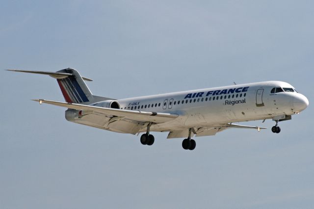 Fokker 100 (F-GNLK)