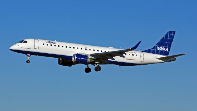 Embraer ERJ-190 (N309JB)