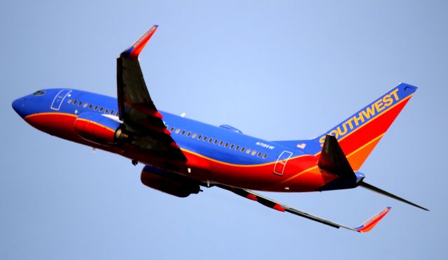 Boeing 737-700 (N719SW) - SW # 599 Departure to LAS    11-27-16