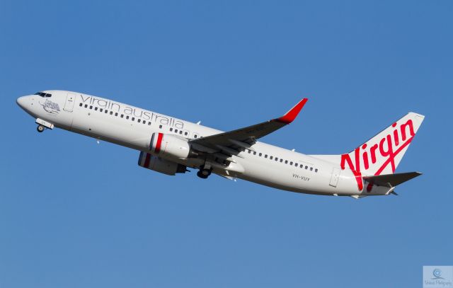 Boeing 737-800 (VH-VUY) - Departing RWY 01 16/2/14