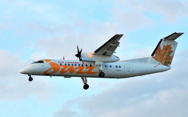 de Havilland Dash 8-400 (C-GSTA) - Approach at YVR...