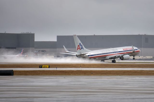Boeing 737-800 —