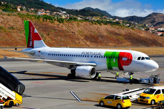 Airbus A319 (CS-TTQ) - Start of Pushback