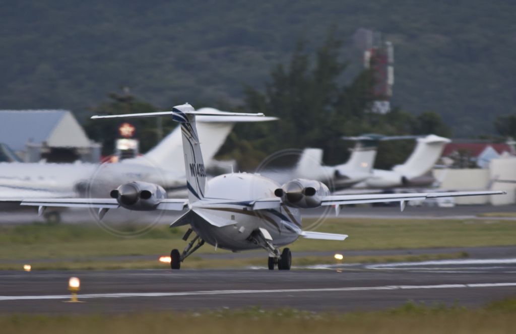Piaggio P.180 Avanti (N143SL)