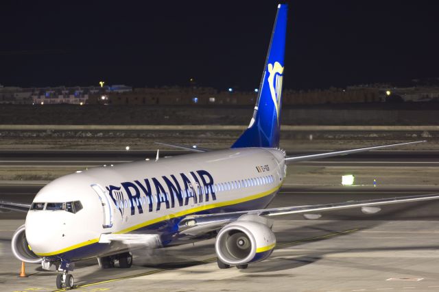 Boeing 737-800 (EI-GDF)