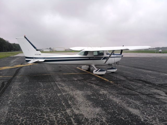 Cessna 152 (N352WA) - Cessna 152. One of the cleanest ones I have flown. Aircraft sold about a year later