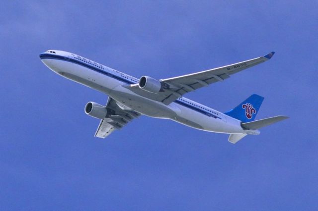 Airbus A330-300 (B-8870)