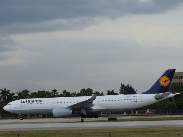 Airbus A330-300 (D-AIKR)