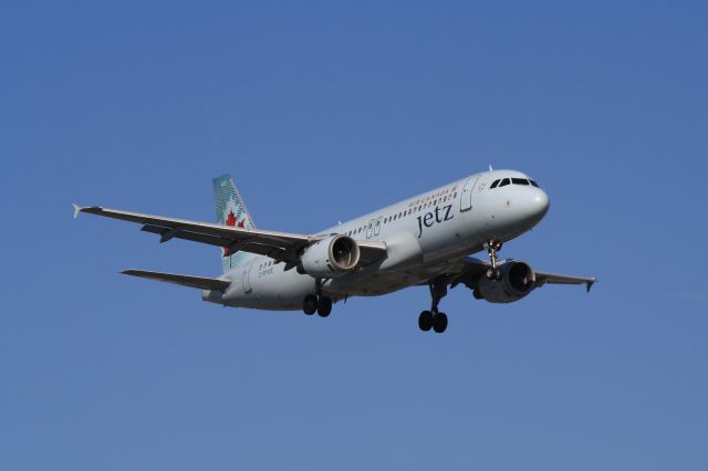 Airbus A320 (C-FPWE) - Arriving Montréal-Trudeau on 24R