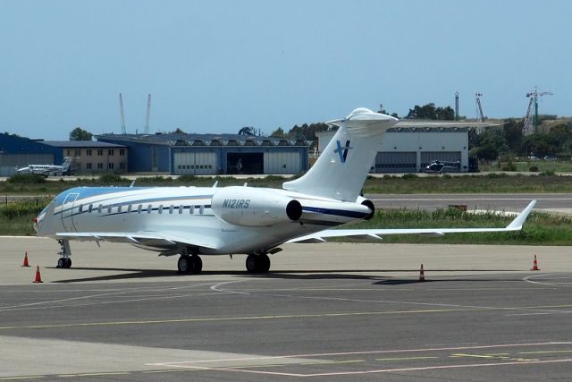 Bombardier Global Express (N121RS) - 07 JUIN 2019