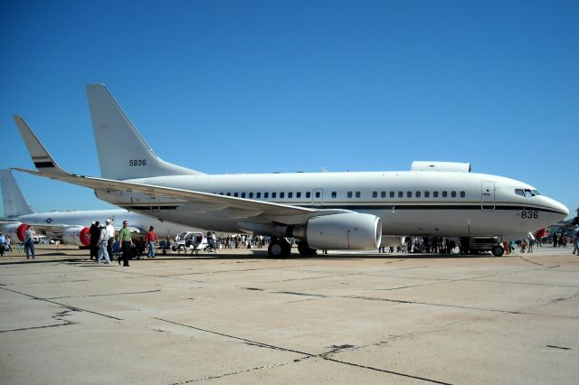 Boeing 737-700 (16-5836)