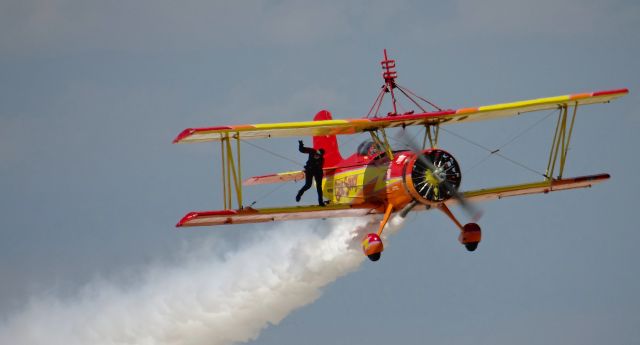 Grumman Super Ag-Cat (N7699) - Gene Soucy performing at Oshkosh AirVenture 2015!