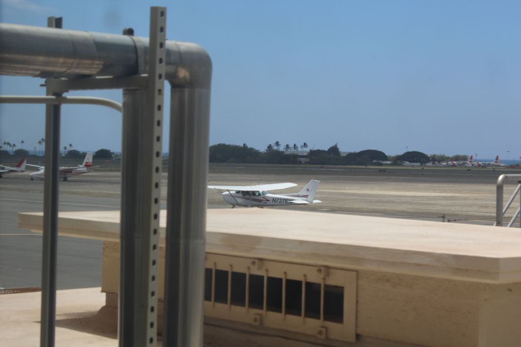 Cessna Skyhawk (N727EM)