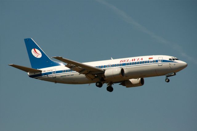 BOEING 737-600 (EW-336PA)