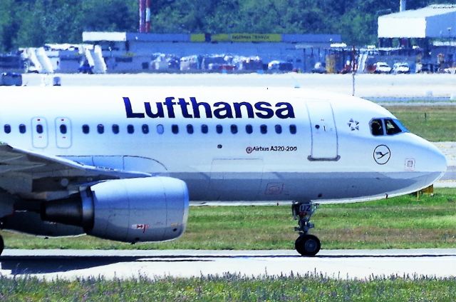 Airbus A320 (D-AIUZ)