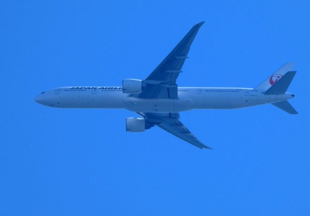 BOEING 777-300ER (JA738J) - Shown here is a Japan Airlines Boeing 777-300 a few minutes until it lands in the Spring of 2018.