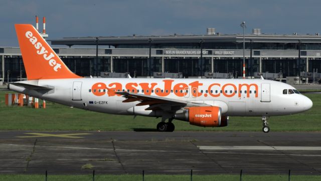 Airbus A319 (G-EZFK)