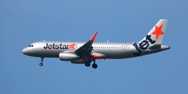 Airbus A320 (9V-JSV)