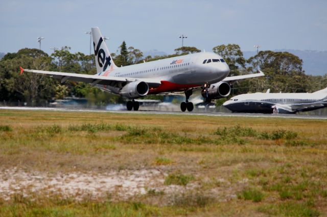 Airbus A320 (VH-VQJ) - Touchdown MYCC Sunshine Coast 27/11 10.15am Canon EOS650 70-250mm