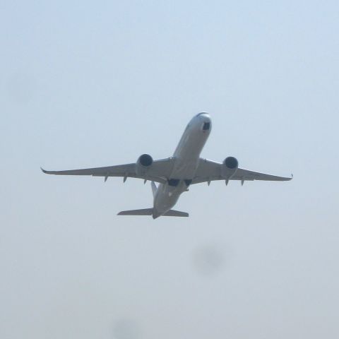 Airbus A350-900 (9V-SHI)