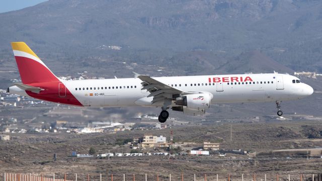 Airbus A321 (EC-HUI)