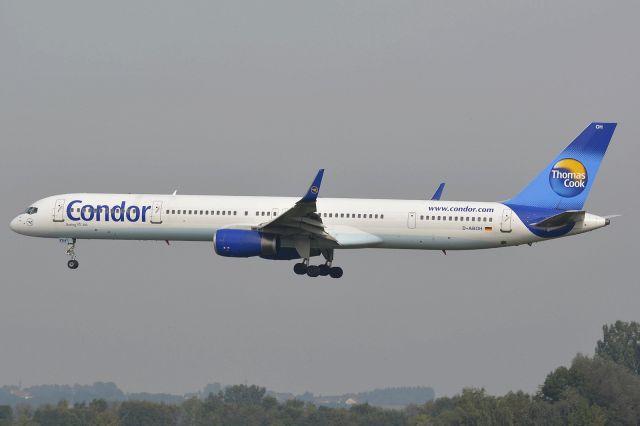 BOEING 757-300 (D-ABOH)