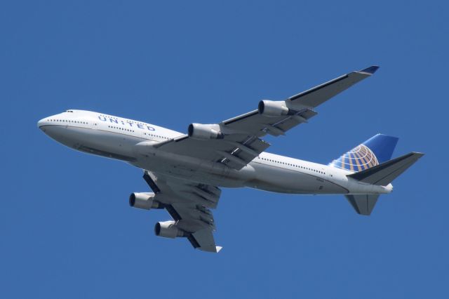 Boeing 747-400 (N181UA) - approximately 10km from KSFO, altitude 2000~2500 feet.